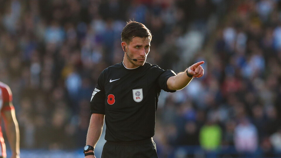 Elliot Bell referee