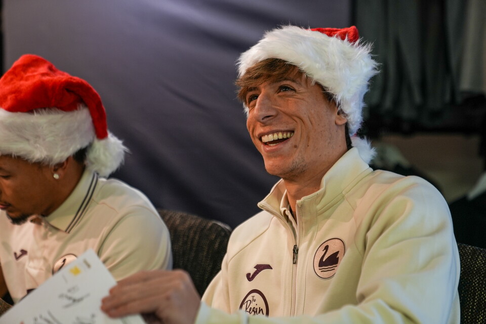 Gallery | Club Shop signing